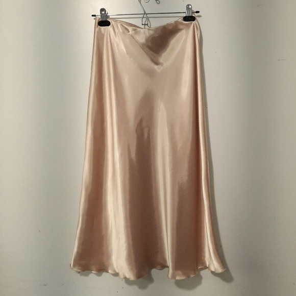 Nicole Miller New York Slip On Midi Skirt Satin Feel Shiny Tan Womens Size Small - Picture 6 of 11